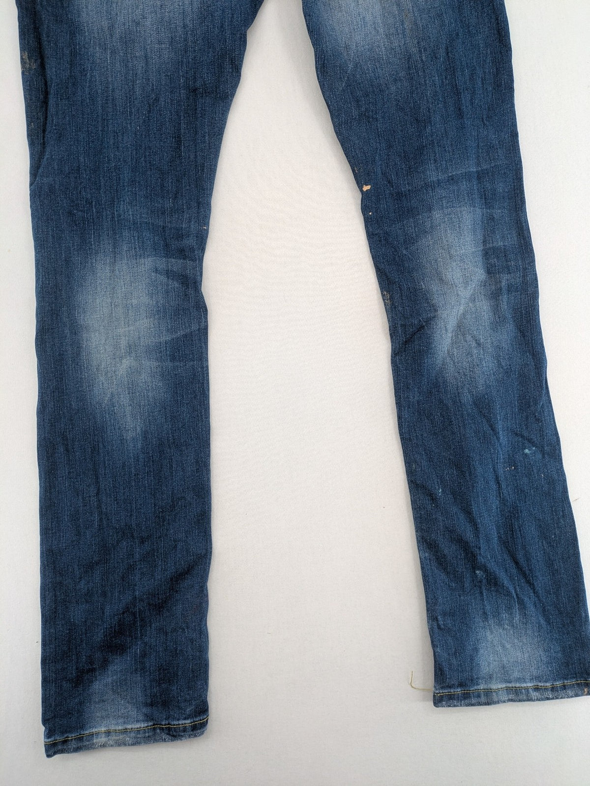 alcott skinny fit jeans blue distressed with button fly and strong wash details