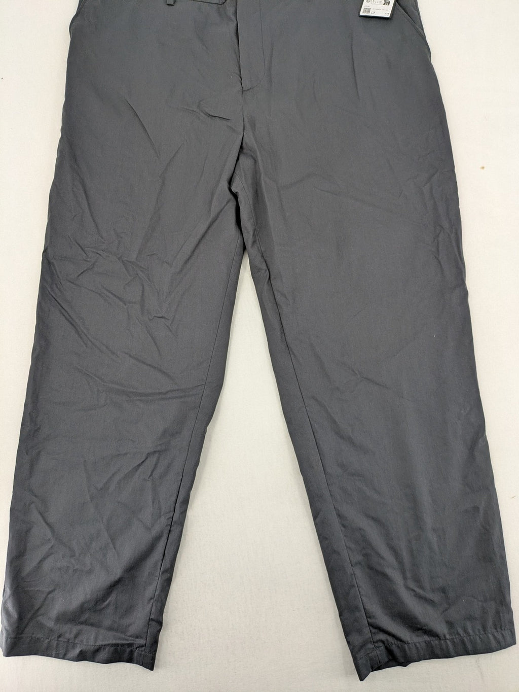 C&A pink pants regular fit with tag, versatile for business and leisure.