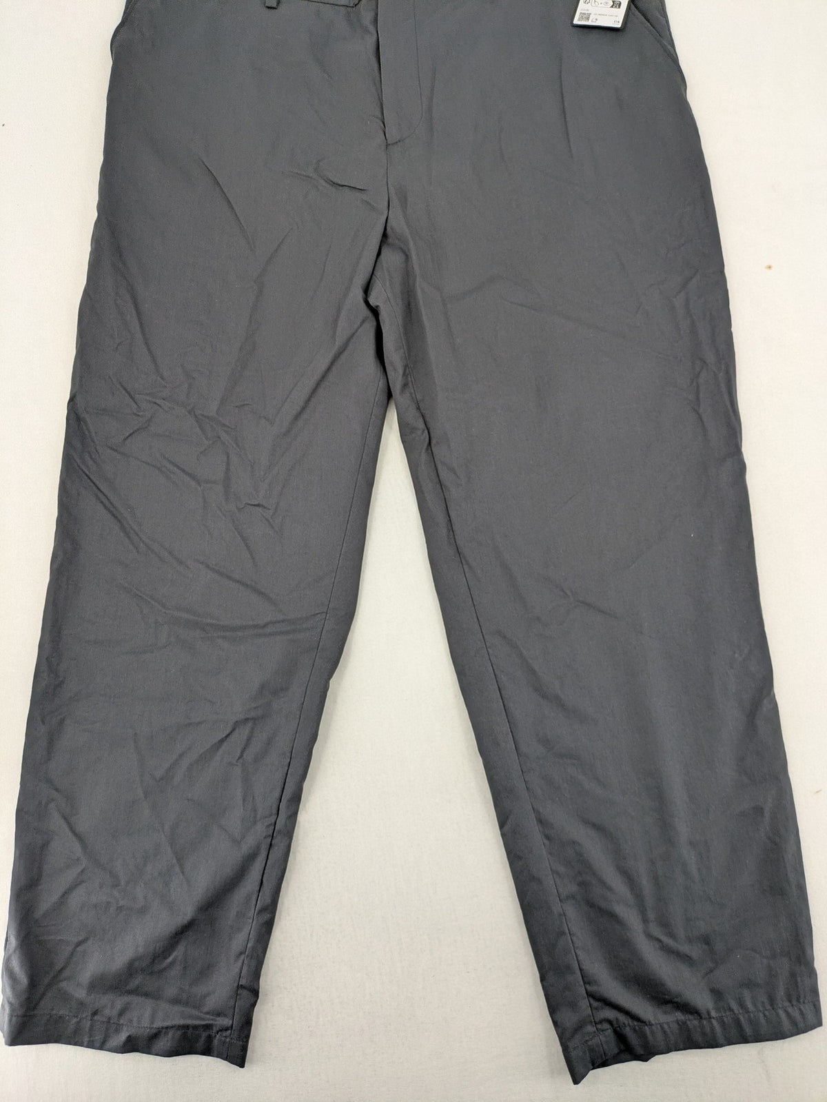 C&A pink pants regular fit with tag, versatile for business and leisure.