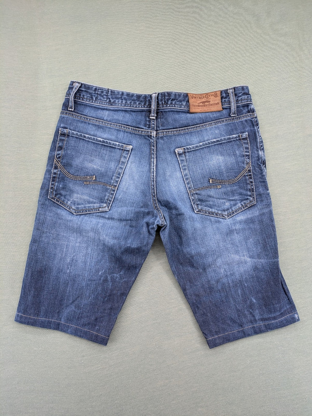 Jack & Jones Vintage blue denim shorts regular fit button fly with used-look details