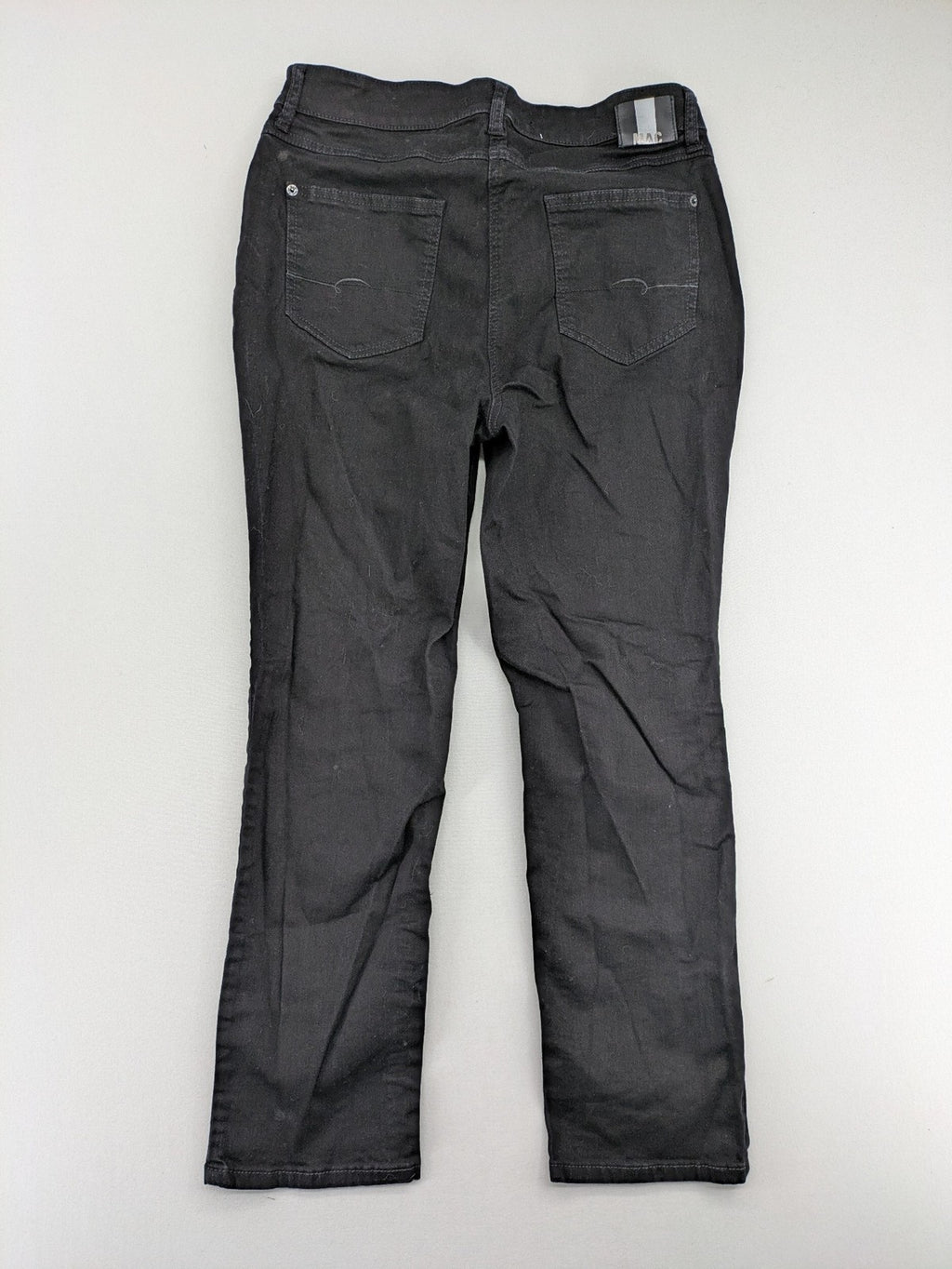 MAC straight leg jeans grey five-pocket design with classic cut and zipper fly.