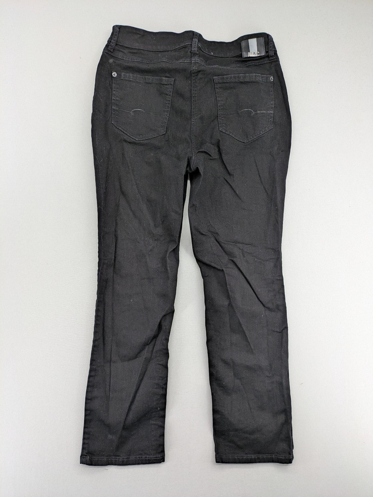 MAC straight leg jeans grey five-pocket design with classic cut and zipper fly.